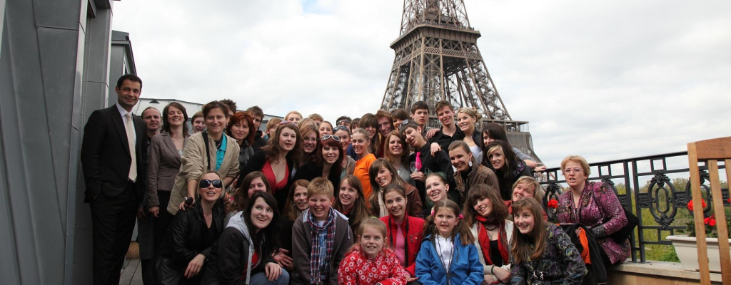 Projekt C’est la vie se točil pod Eiffelovkou