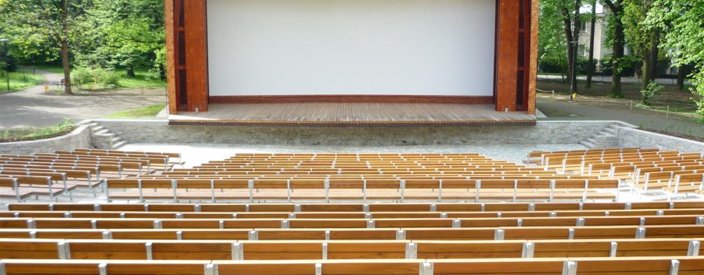 Muzejní a galerijní centrum zve na komentovanou prohlídku, novou výstavu, barokní koncert i pokračování blešáku