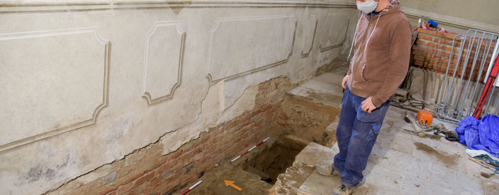 V kapli v meziříčském zámku Žerotínů probíhá předstihový archeologický výzkum