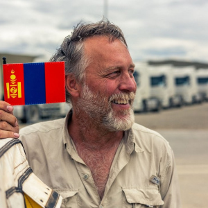 Žlutou žábou do země modrého nebe