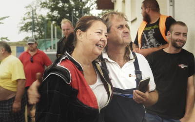 Láska pod kapotou