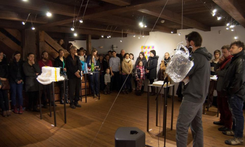 Galerie Sýpka vystavuje práce studentů ateliéru Design Skla