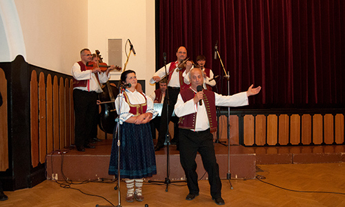 Cimbálová muzika Polajka bude hostit další ročník Setkání na zámku