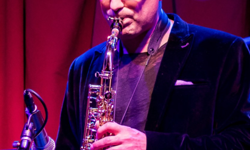 Nejlepší newyorský saxofonista míří na Malou scénu za oponou