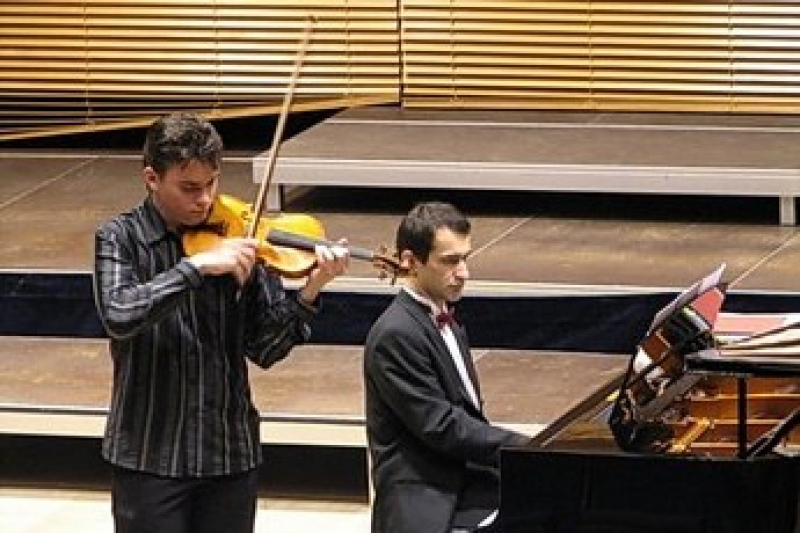 JIŘÍ VODIČKA – housle / MARTIN KASÍK – klavír