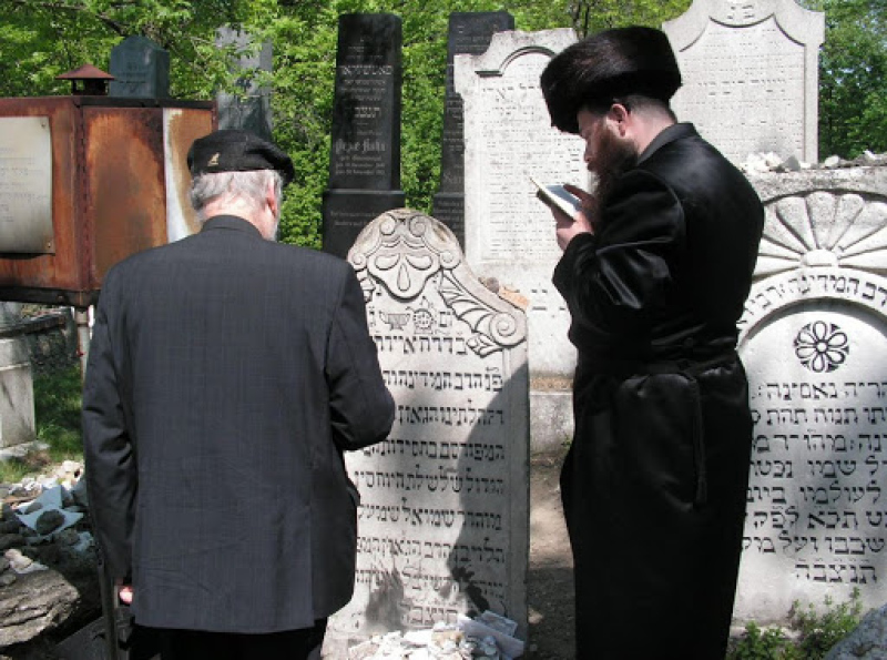 Chaim Kočí: Židovské pohřebnictví