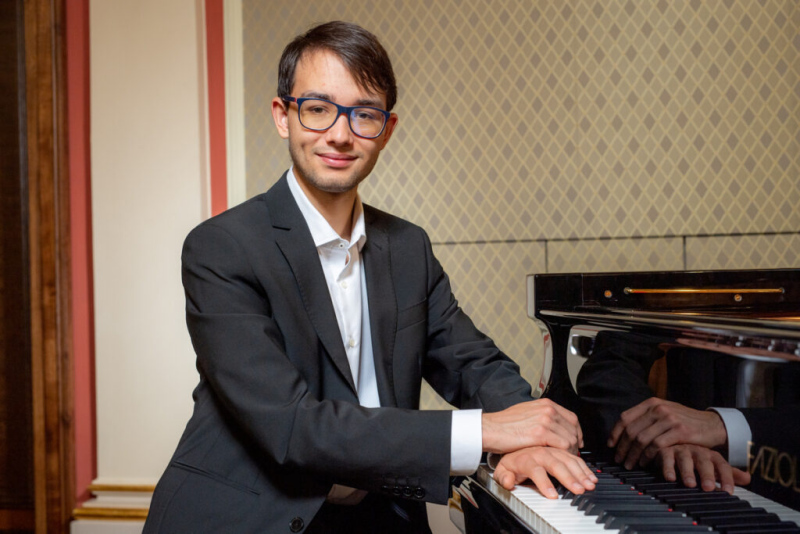 PAVOL PRAŽENICA – klavír